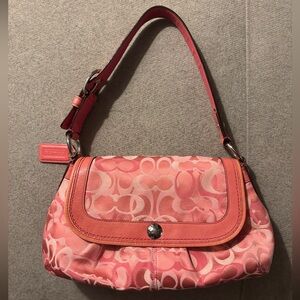 🚨Y2K COACH SHOULDER BAG IN OPTIC PINK CC PRINT RARE AND HARD TO FIND COLOR🚨